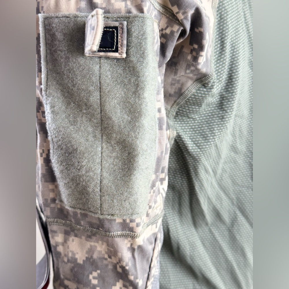 Massif US Army Combat Shirt Men Large, Digital Camo, Flame Resistant, Stretch - Picture 6 of 16